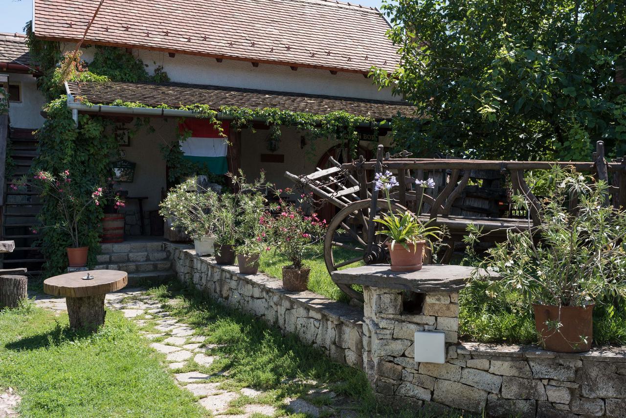 Bed and Breakfast Pataky Borporta Торцол Екстер'єр фото